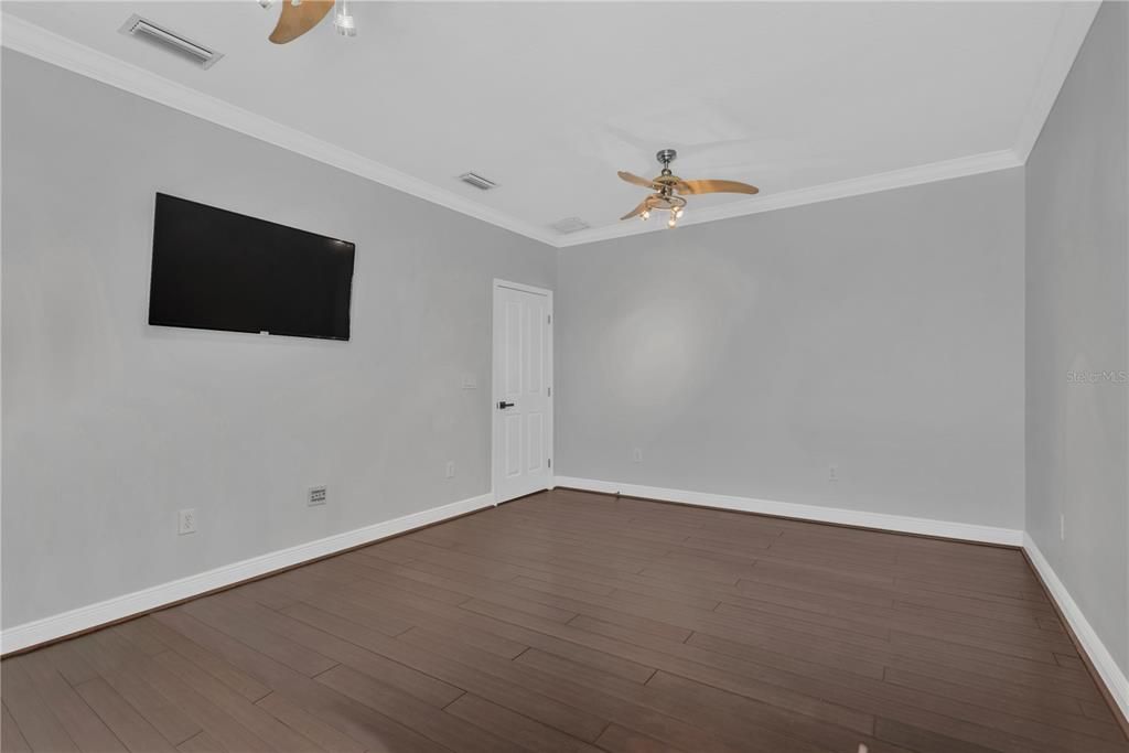 出租: $5,350 (4 贝兹, 3 浴室, 2881 平方英尺)