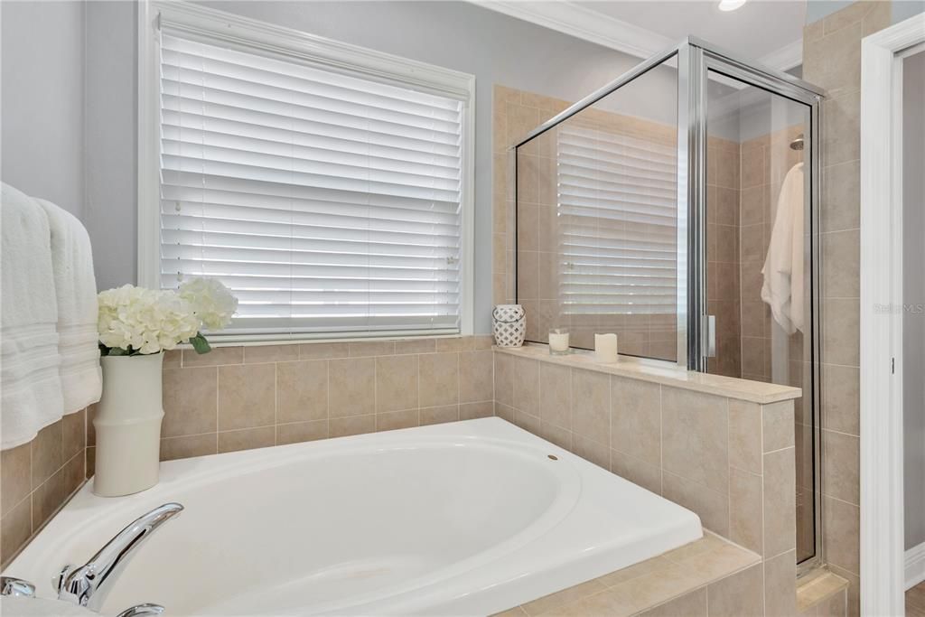 出租: $5,350 (4 贝兹, 3 浴室, 2881 平方英尺)