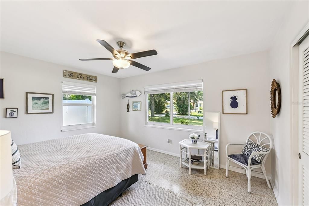 For Sale: $599,999 (2 beds, 2 baths, 1138 Square Feet)