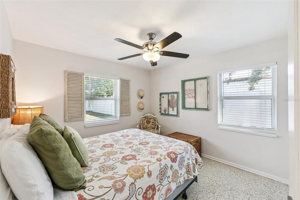 For Sale: $599,999 (2 beds, 2 baths, 1138 Square Feet)