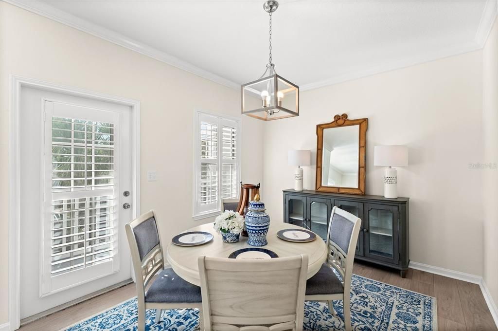 待售: $449,900 (2 贝兹, 2 浴室, 1421 平方英尺)