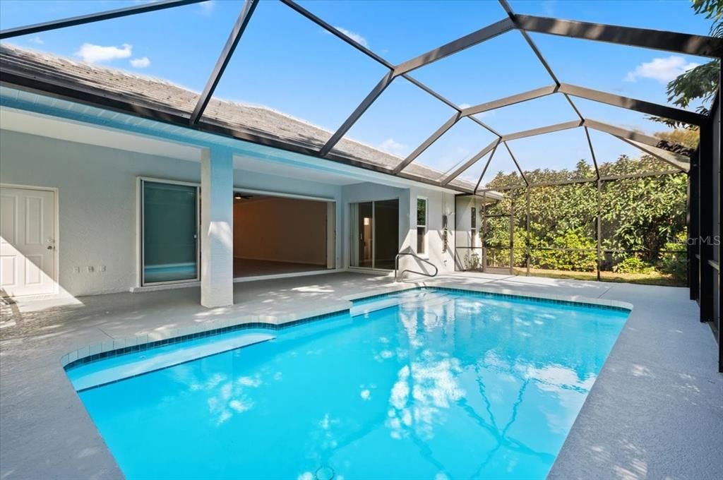 For Sale: $599,000 (3 beds, 2 baths, 2007 Square Feet)