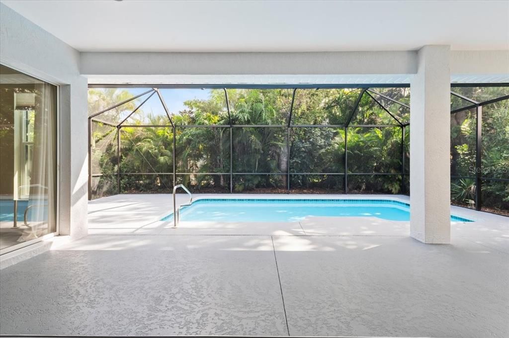 For Sale: $599,000 (3 beds, 2 baths, 2007 Square Feet)