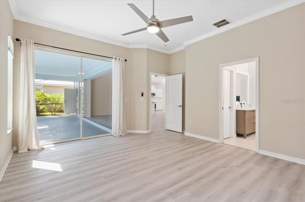 For Sale: $599,000 (3 beds, 2 baths, 2007 Square Feet)