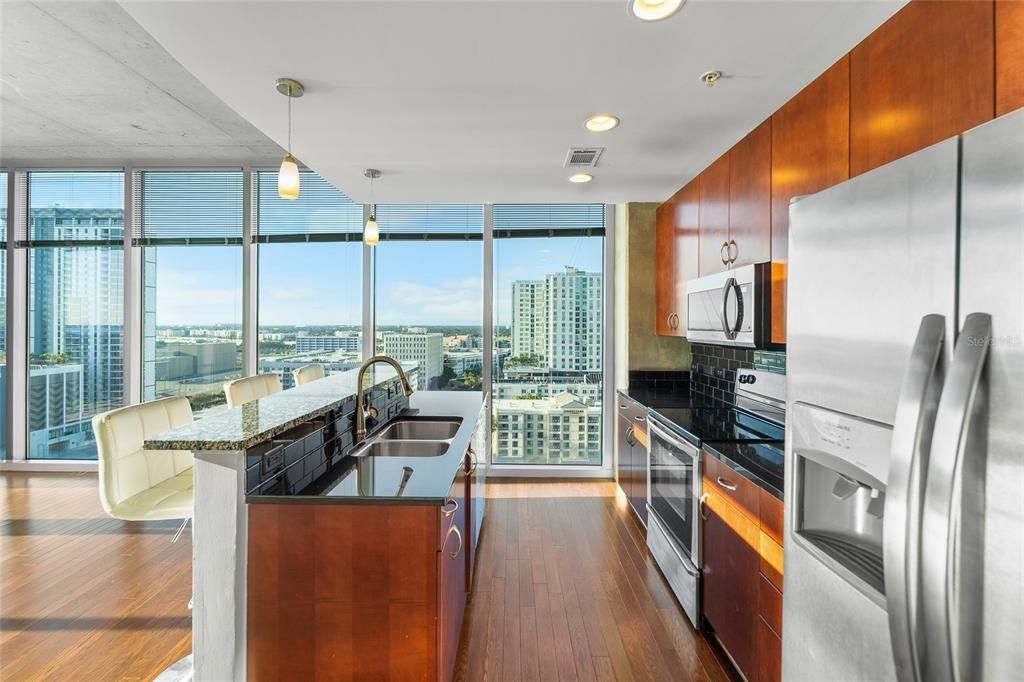 Active With Contract: $599,750 (2 beds, 2 baths, 1157 Square Feet)