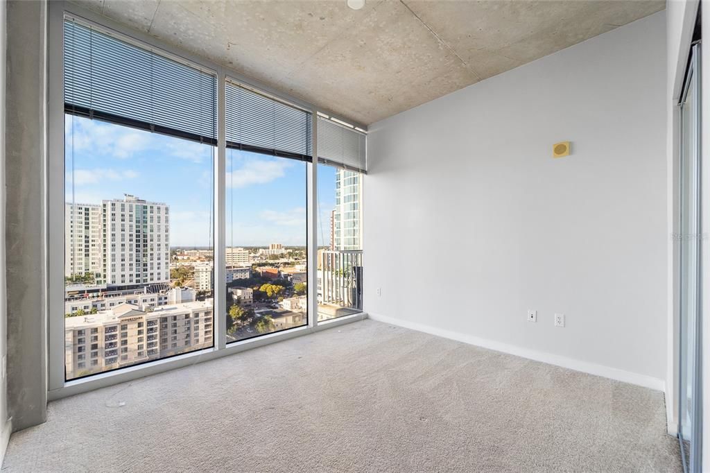 Active With Contract: $599,750 (2 beds, 2 baths, 1157 Square Feet)