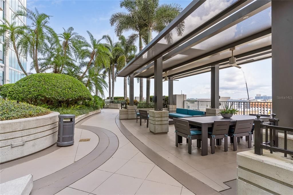 Active With Contract: $599,750 (2 beds, 2 baths, 1157 Square Feet)