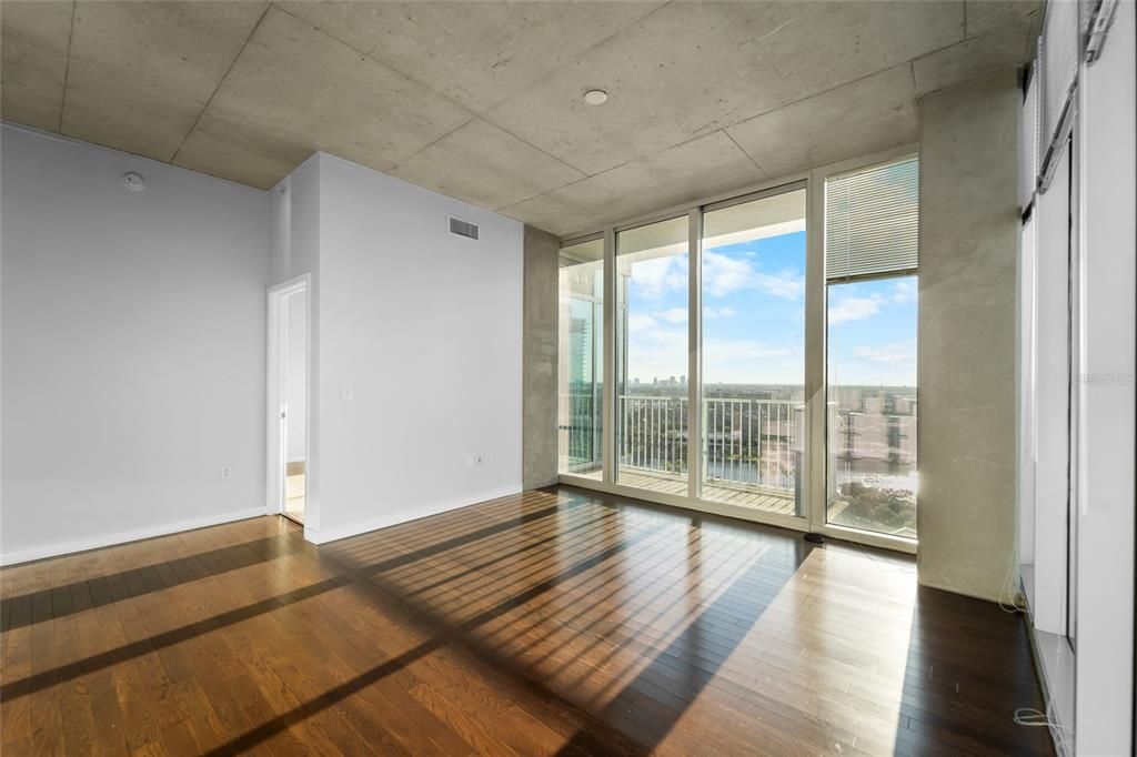 Active With Contract: $599,750 (2 beds, 2 baths, 1157 Square Feet)