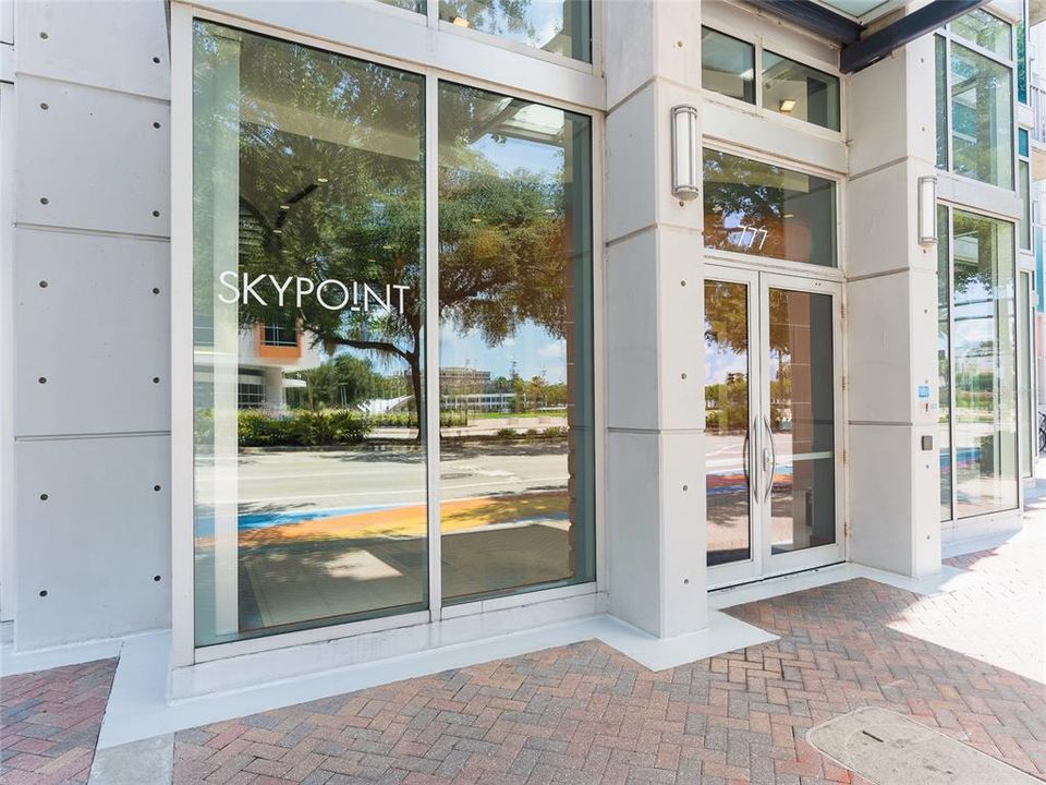 Active With Contract: $599,750 (2 beds, 2 baths, 1157 Square Feet)