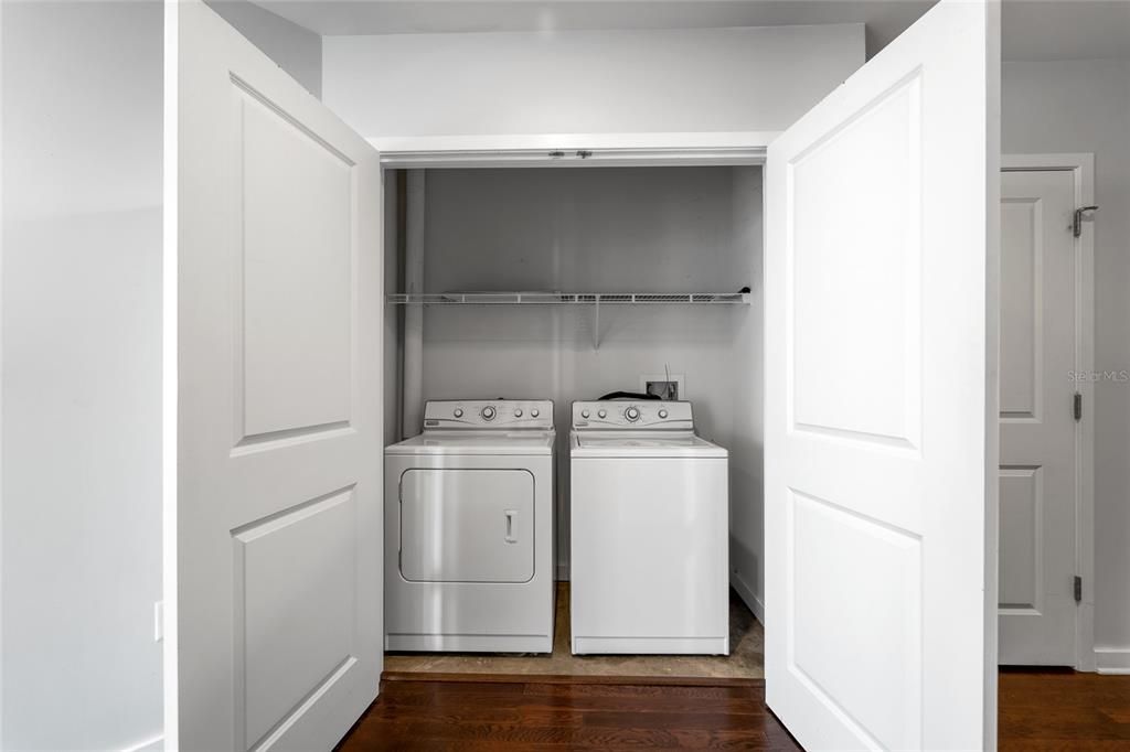 Active With Contract: $599,750 (2 beds, 2 baths, 1157 Square Feet)