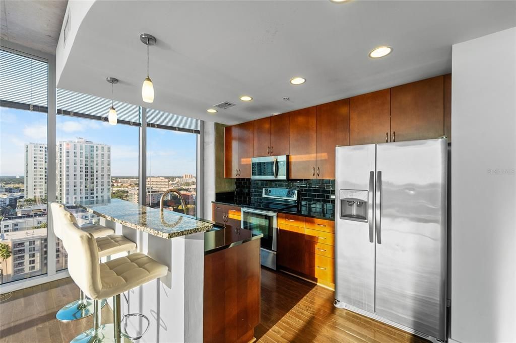 Active With Contract: $599,750 (2 beds, 2 baths, 1157 Square Feet)