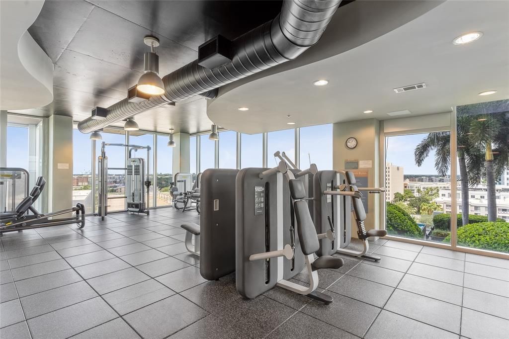 Active With Contract: $599,750 (2 beds, 2 baths, 1157 Square Feet)