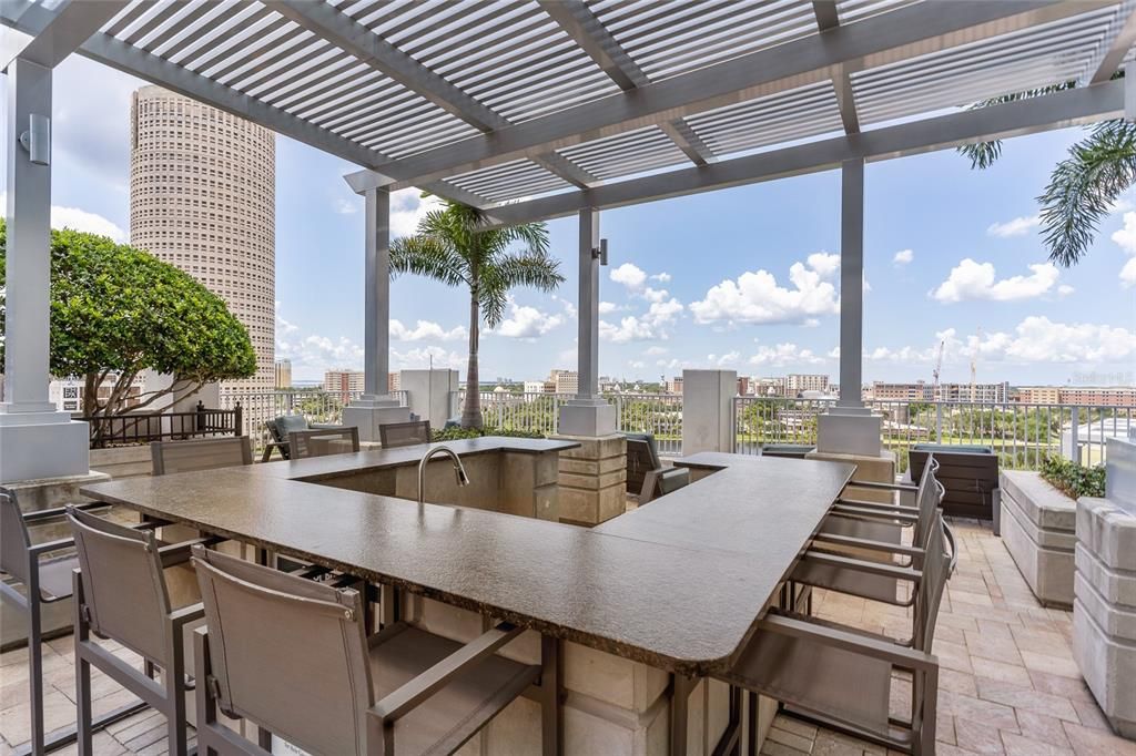 Active With Contract: $599,750 (2 beds, 2 baths, 1157 Square Feet)