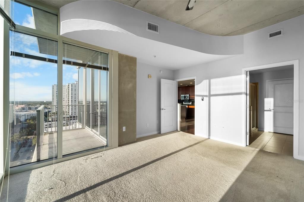 Active With Contract: $599,750 (2 beds, 2 baths, 1157 Square Feet)