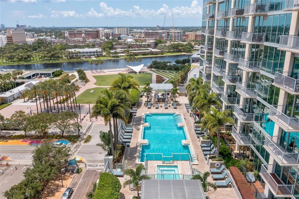 Active With Contract: $599,750 (2 beds, 2 baths, 1157 Square Feet)