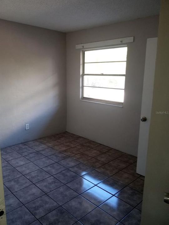 For Rent: $1,595 (3 beds, 1 baths, 900 Square Feet)
