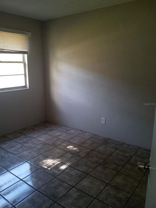 For Rent: $1,595 (3 beds, 1 baths, 900 Square Feet)