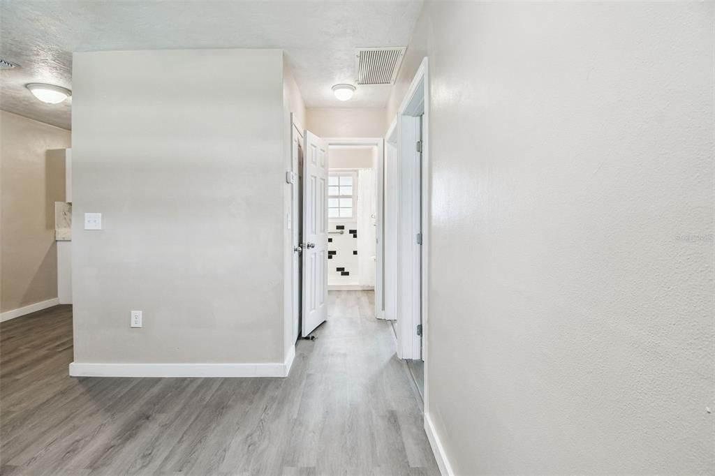 En Renta: $1,250 (2 camas, 1 baños, 1296 Pies cuadrados)