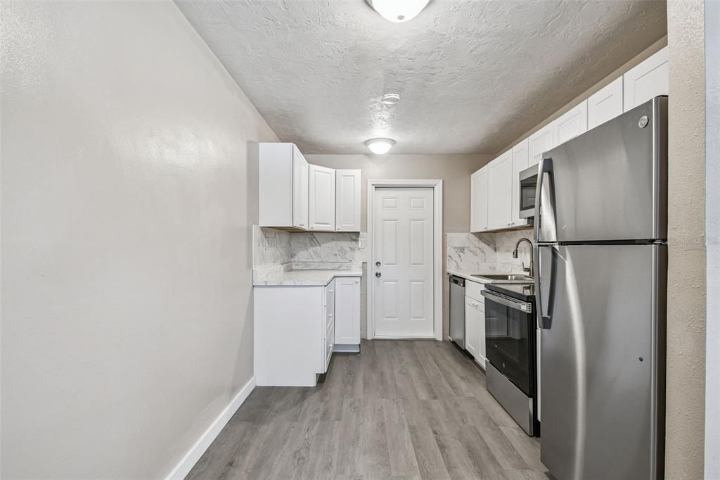 En Renta: $1,250 (2 camas, 1 baños, 1296 Pies cuadrados)