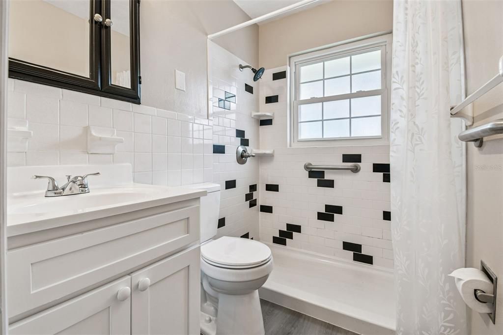 En Renta: $1,250 (2 camas, 1 baños, 1296 Pies cuadrados)