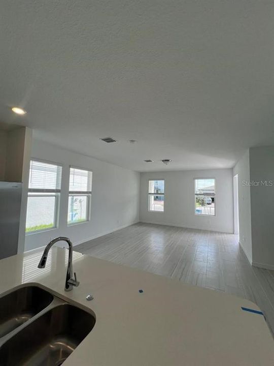 For Rent: $2,300 (3 beds, 2 baths, 1784 Square Feet)