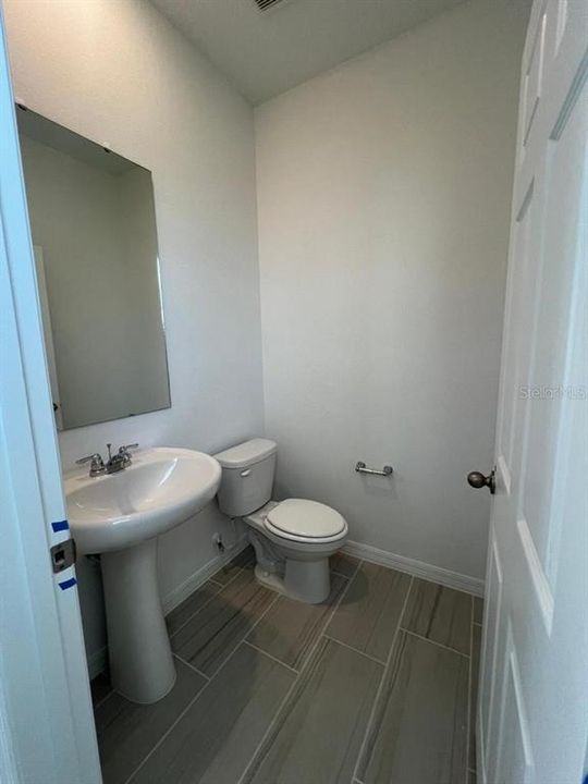 For Rent: $2,300 (3 beds, 2 baths, 1784 Square Feet)