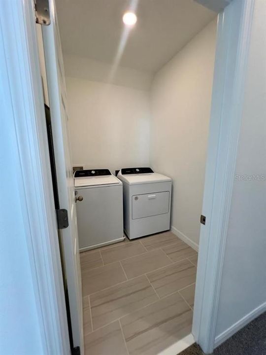 For Rent: $2,300 (3 beds, 2 baths, 1784 Square Feet)