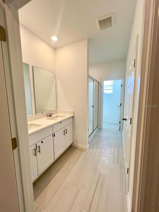 For Rent: $2,300 (3 beds, 2 baths, 1784 Square Feet)