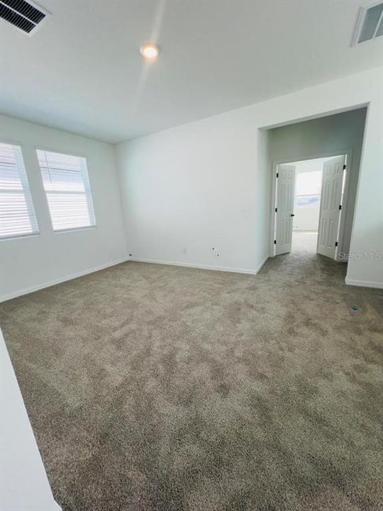 For Rent: $2,300 (3 beds, 2 baths, 1784 Square Feet)