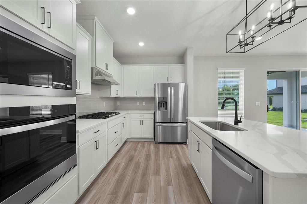 Activo con contrato: $503,900 (4 camas, 2 baños, 2051 Pies cuadrados)