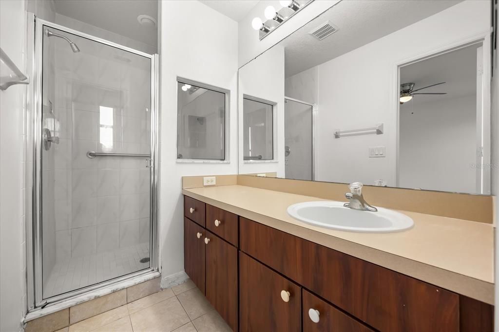 待售: $245,000 (3 贝兹, 2 浴室, 1468 平方英尺)