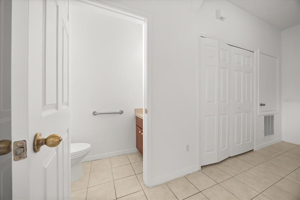 待售: $245,000 (3 贝兹, 2 浴室, 1468 平方英尺)