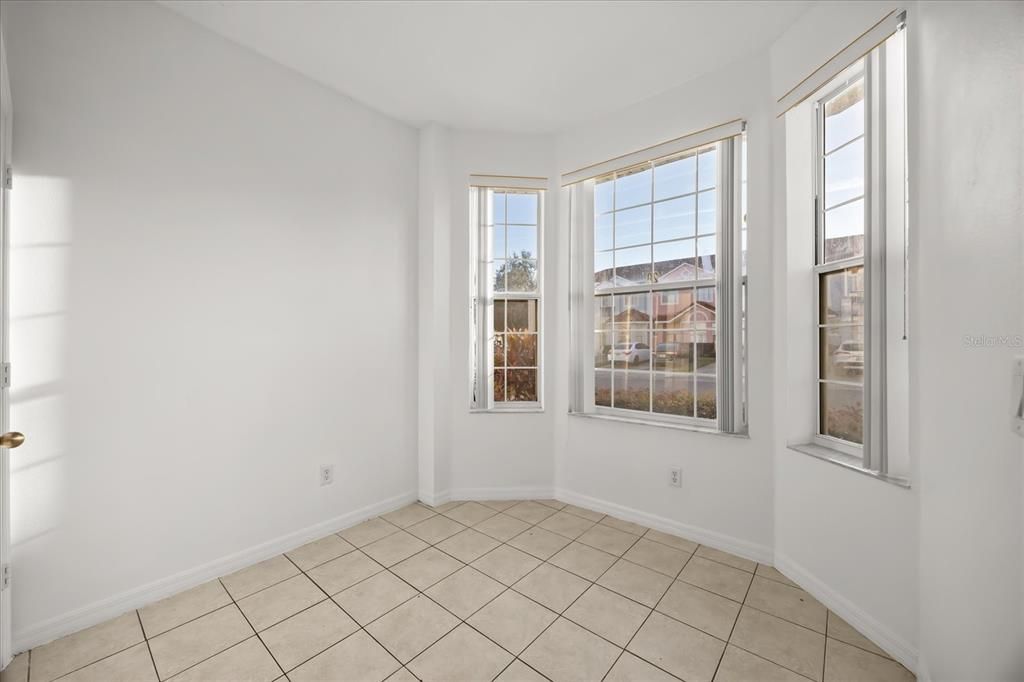 待售: $245,000 (3 贝兹, 2 浴室, 1468 平方英尺)