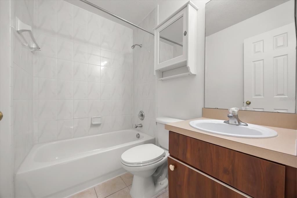 待售: $245,000 (3 贝兹, 2 浴室, 1468 平方英尺)