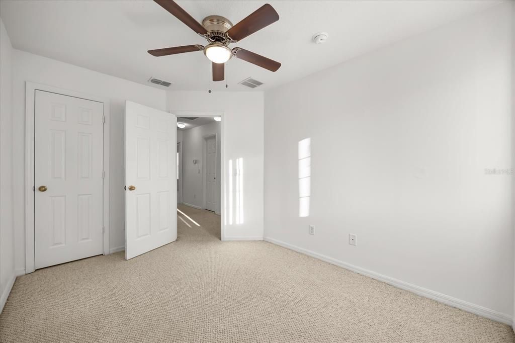 待售: $245,000 (3 贝兹, 2 浴室, 1468 平方英尺)