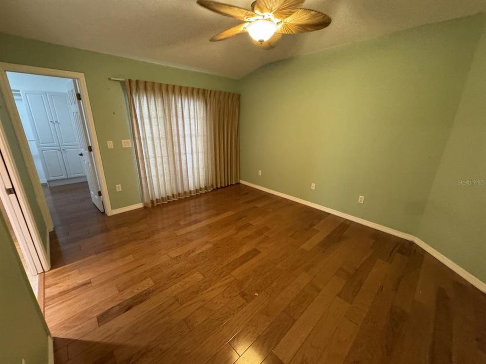 出租: $3,000 (3 贝兹, 2 浴室, 2457 平方英尺)