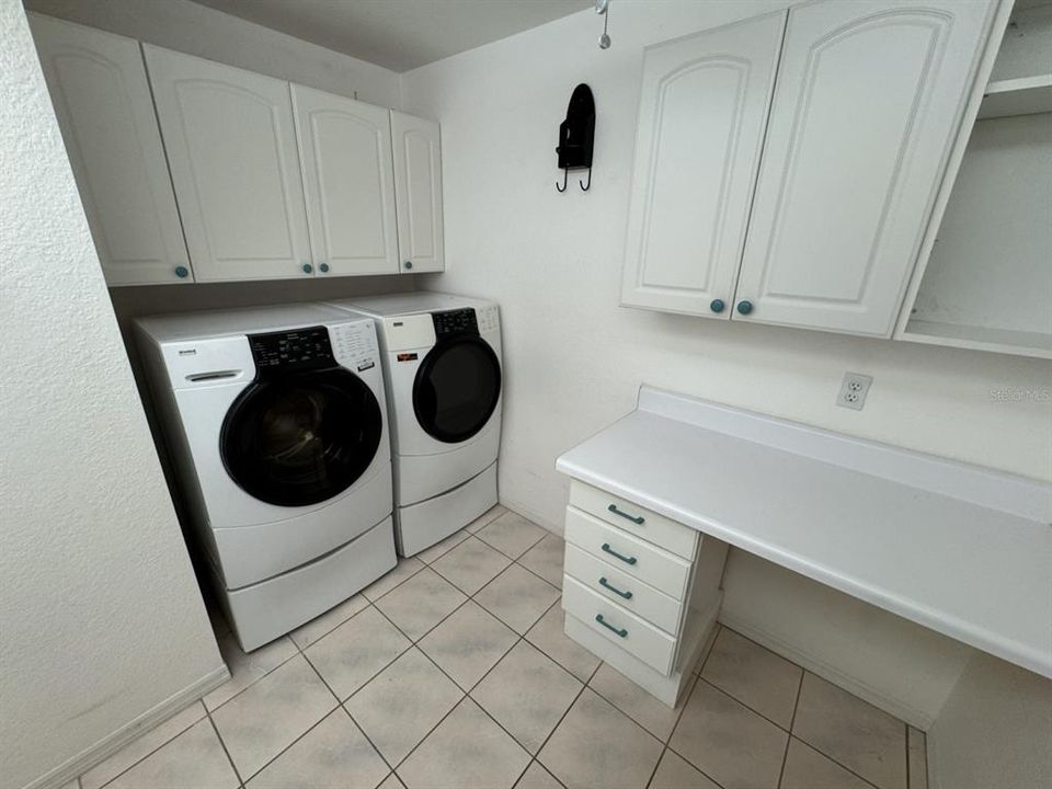 出租: $3,000 (3 贝兹, 2 浴室, 2457 平方英尺)