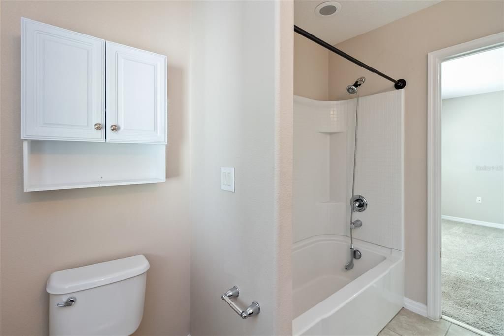 出租: $1,795 (4 贝兹, 2 浴室, 2085 平方英尺)