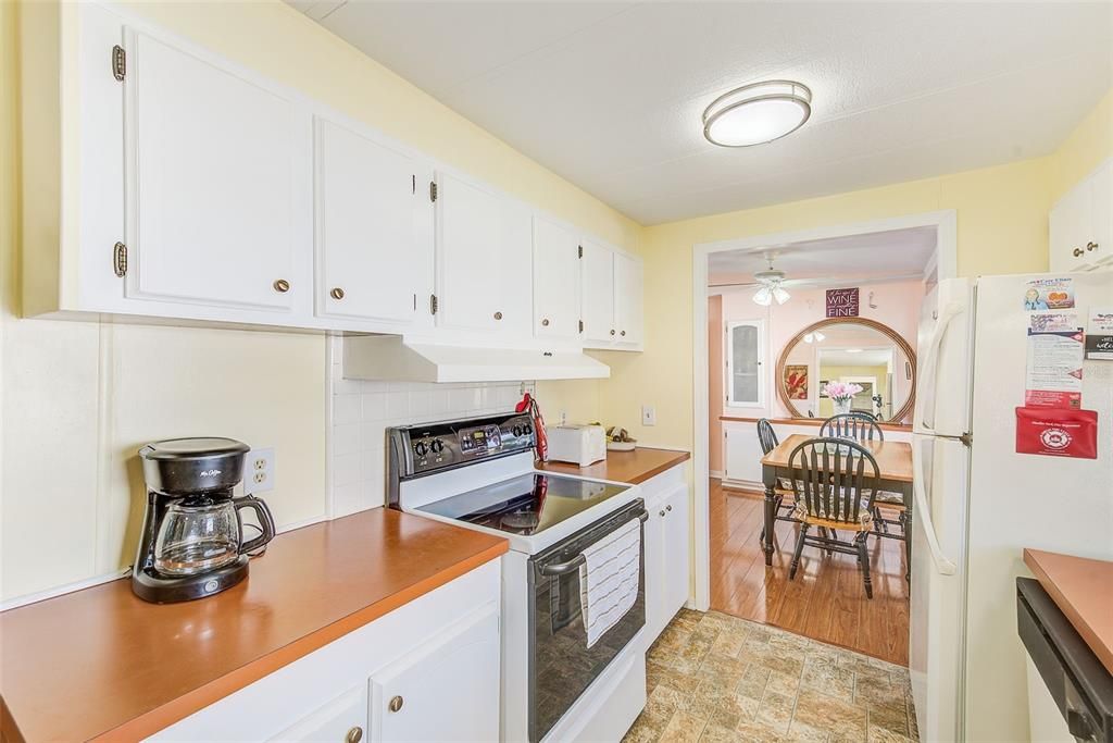 For Sale: $194,500 (3 beds, 2 baths, 1440 Square Feet)