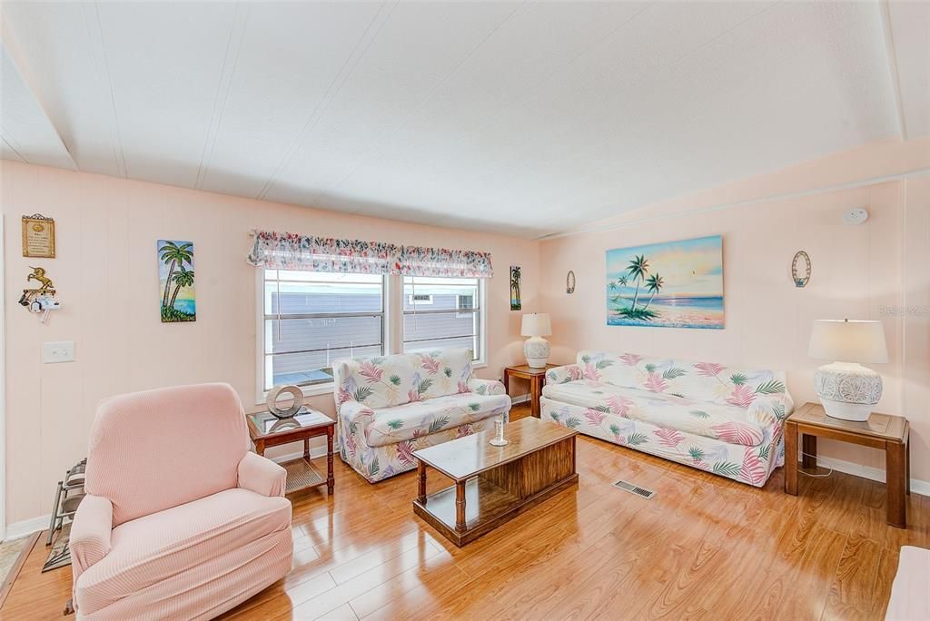 For Sale: $194,500 (3 beds, 2 baths, 1440 Square Feet)