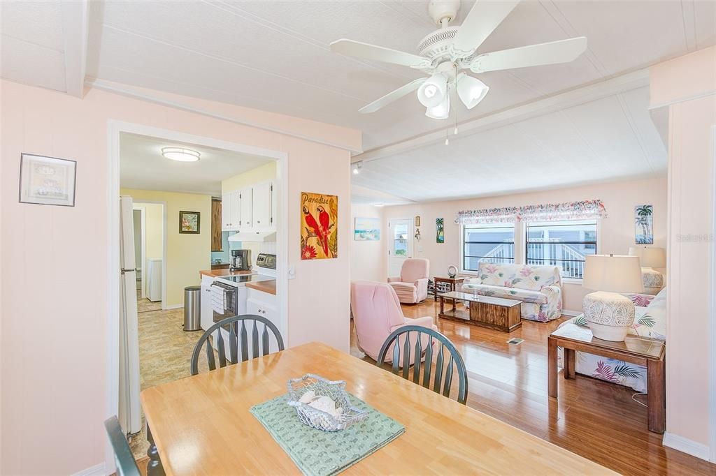 For Sale: $194,500 (3 beds, 2 baths, 1440 Square Feet)