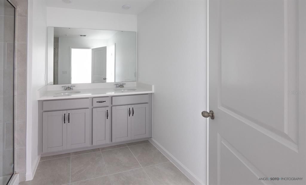 For Rent: $2,600 (3 beds, 2 baths, 1627 Square Feet)