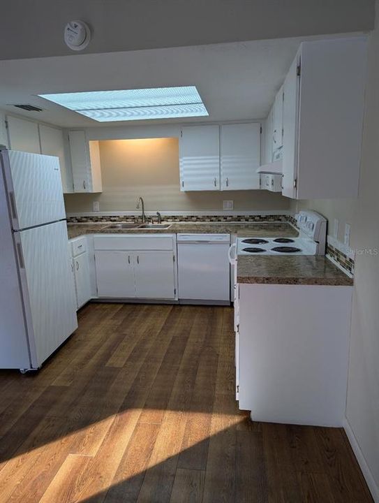 Recently Rented: $1,195 (2 beds, 2 baths, 956 Square Feet)