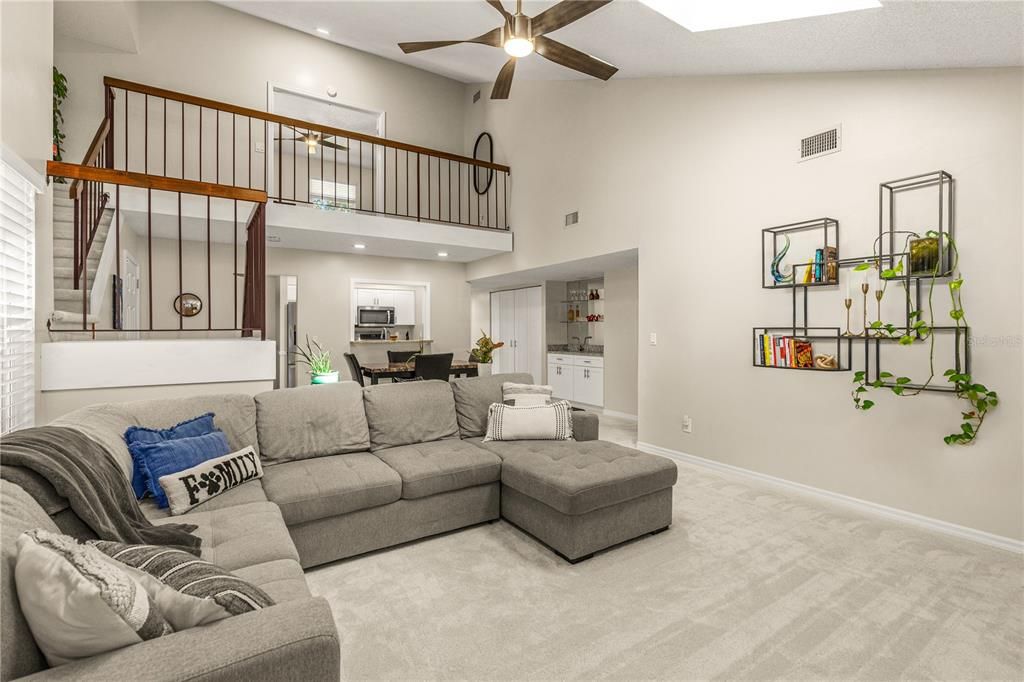 На продажу: $240,000 (3 спален, 2 ванн, 1668 Квадратных фут)