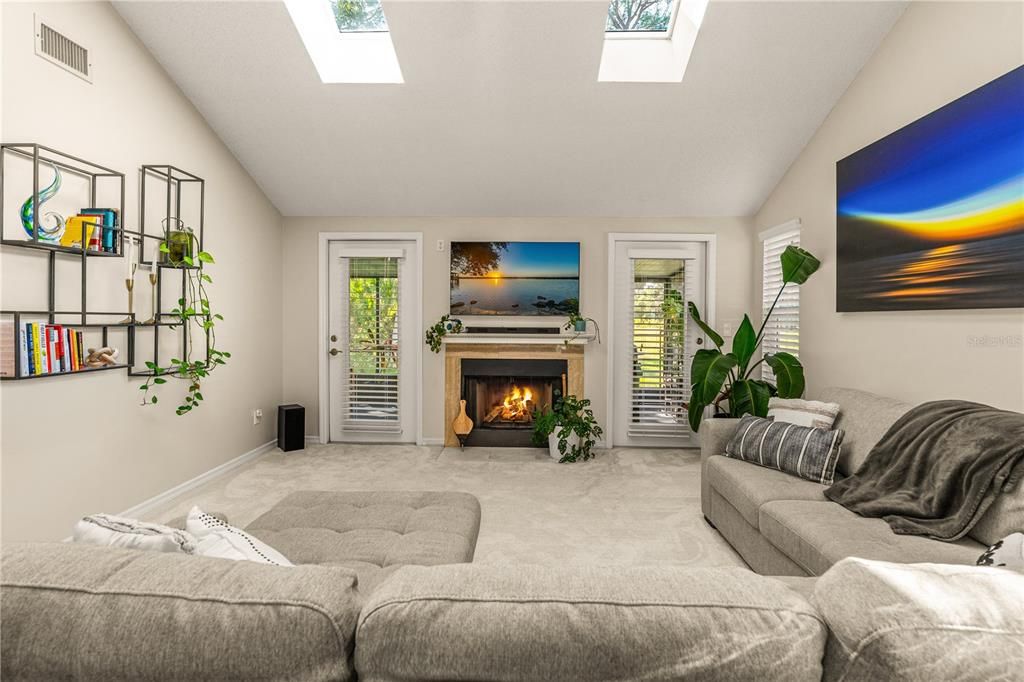 На продажу: $240,000 (3 спален, 2 ванн, 1668 Квадратных фут)