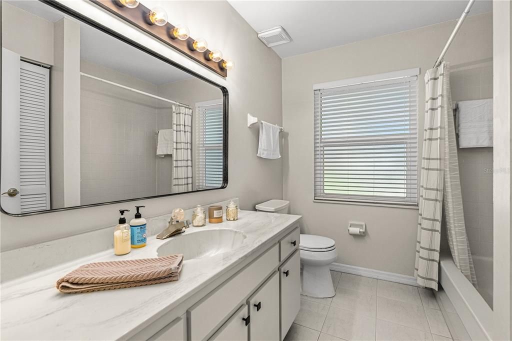 На продажу: $240,000 (3 спален, 2 ванн, 1668 Квадратных фут)