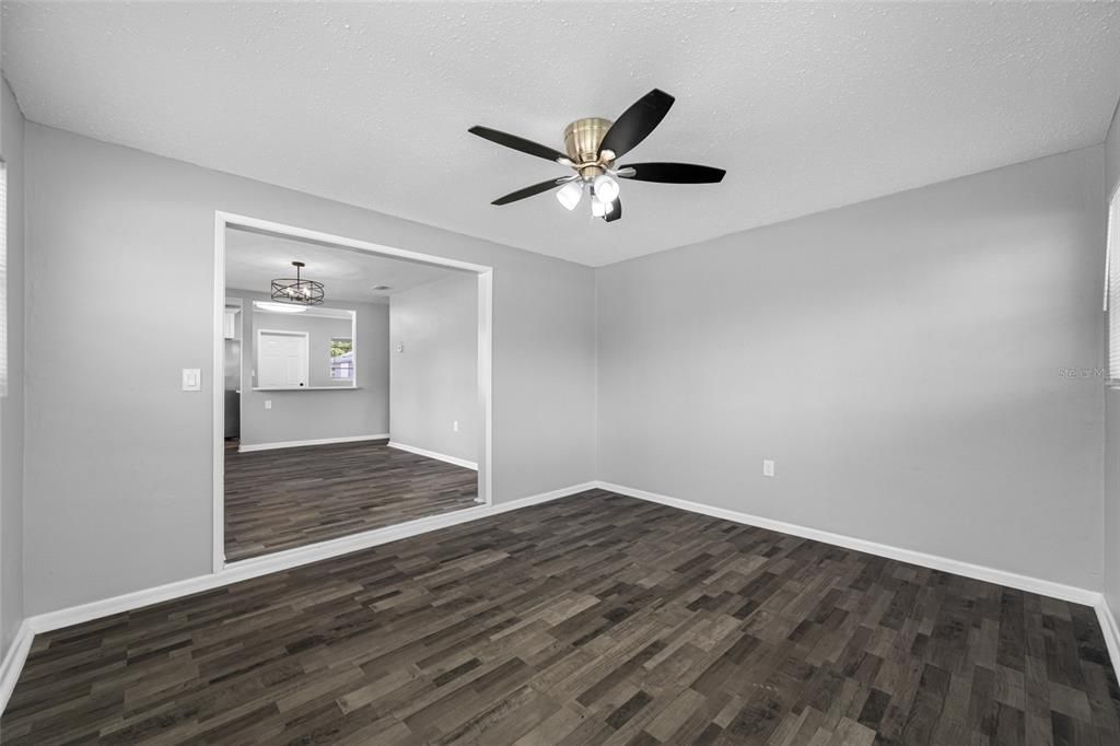 For Sale: $254,500 (3 beds, 1 baths, 1044 Square Feet)