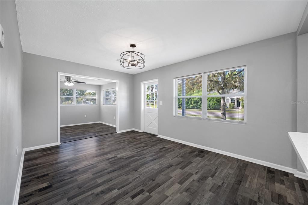 For Sale: $254,500 (3 beds, 1 baths, 1044 Square Feet)