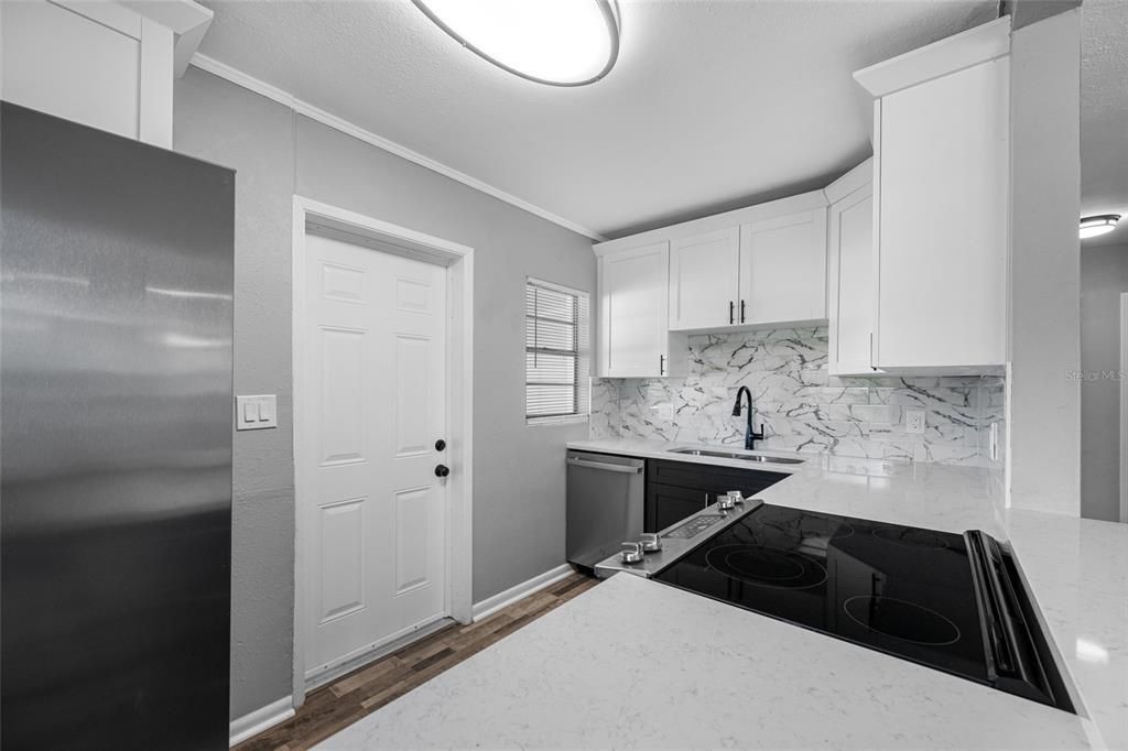 For Sale: $254,500 (3 beds, 1 baths, 1044 Square Feet)