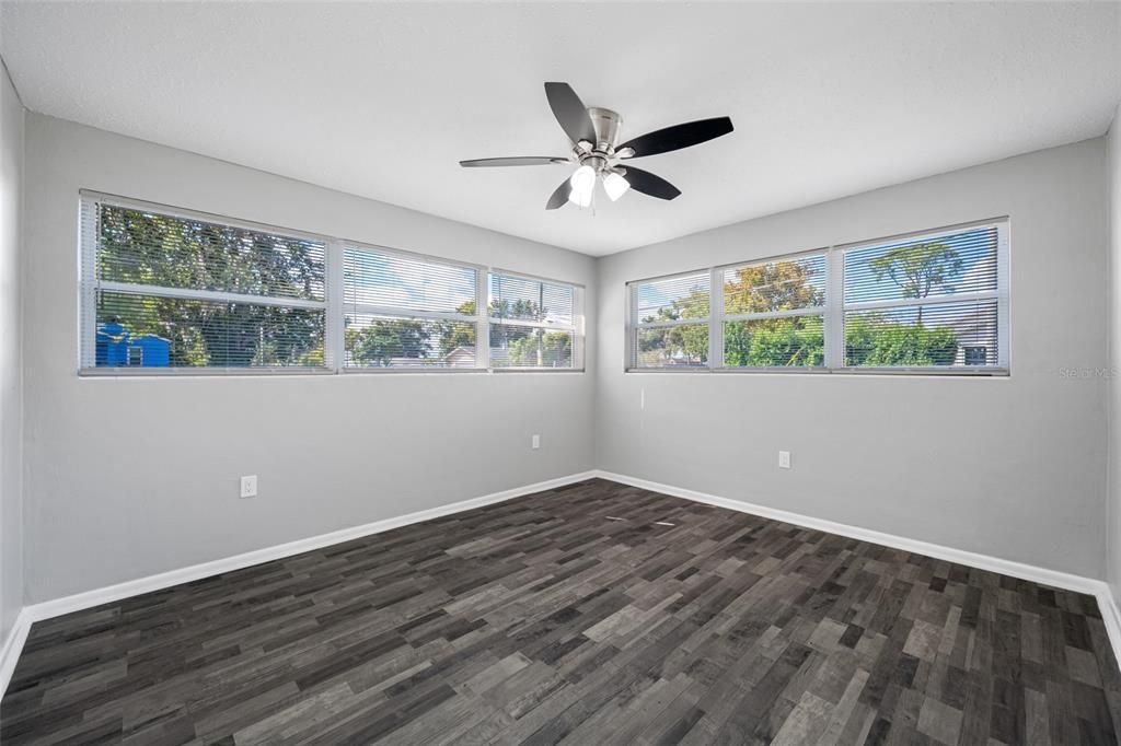 For Sale: $254,500 (3 beds, 1 baths, 1044 Square Feet)